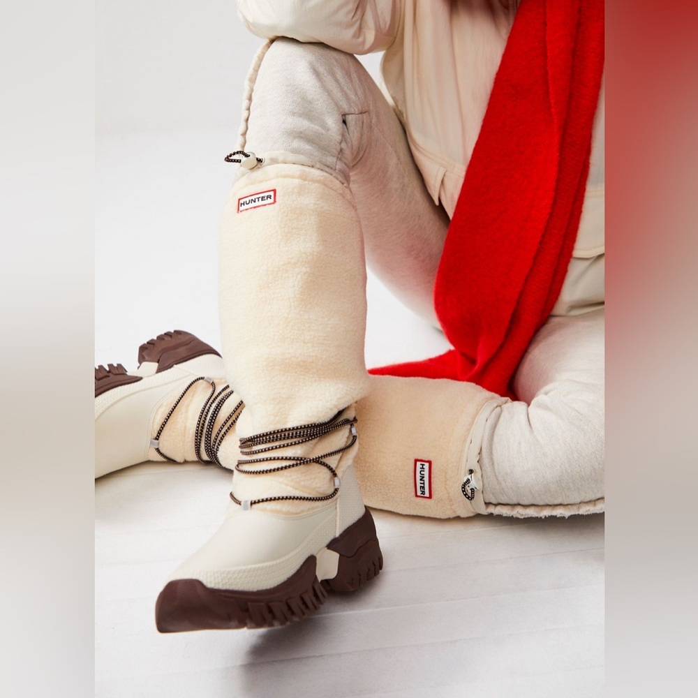 Hunter Wanderer Tall Cozy Sherpa Fleece Cream and Brown Winter Boots 8 NWT
